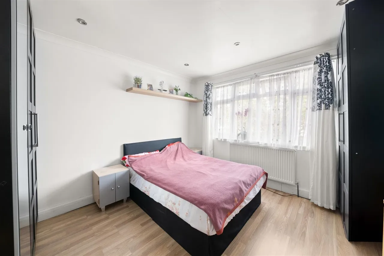 Nield Road, Hayes, photo 8