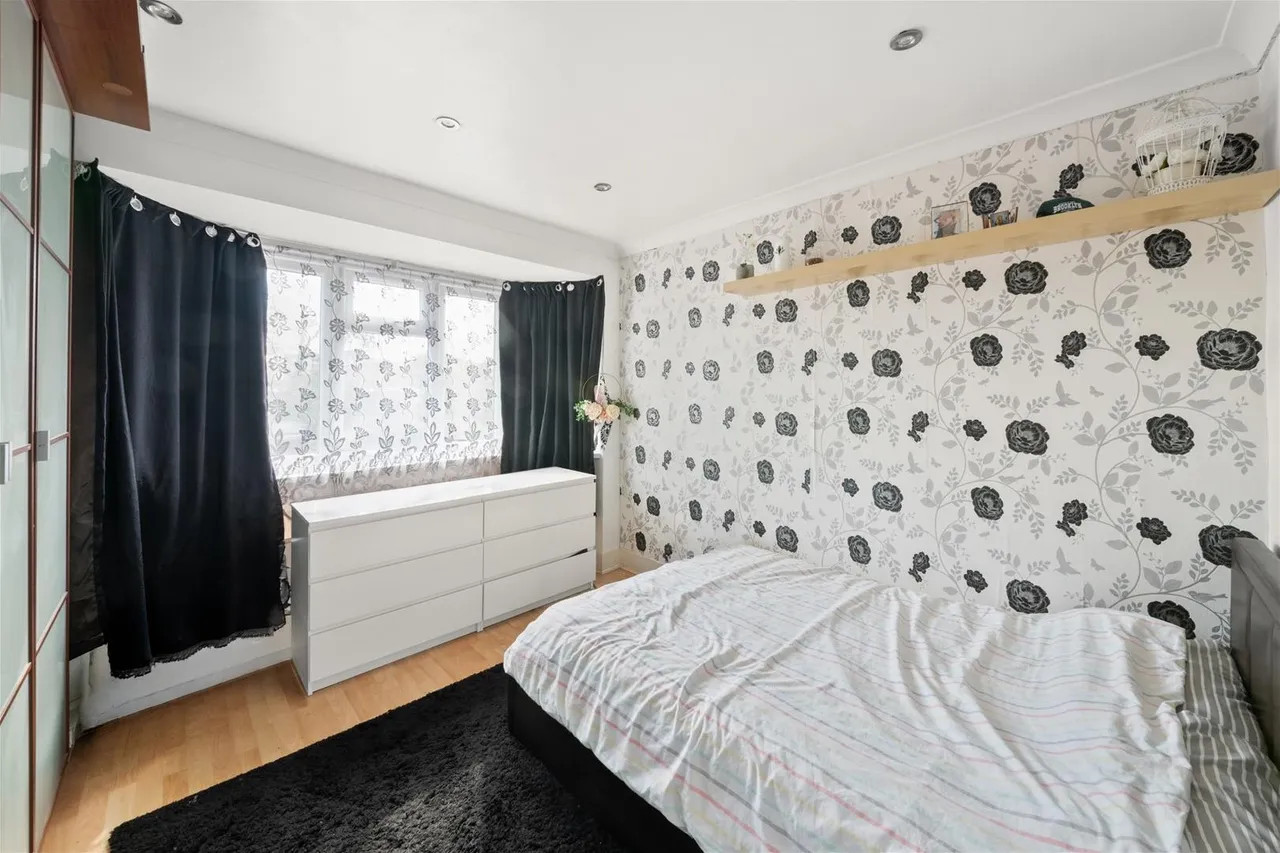 Nield Road, Hayes, photo 10