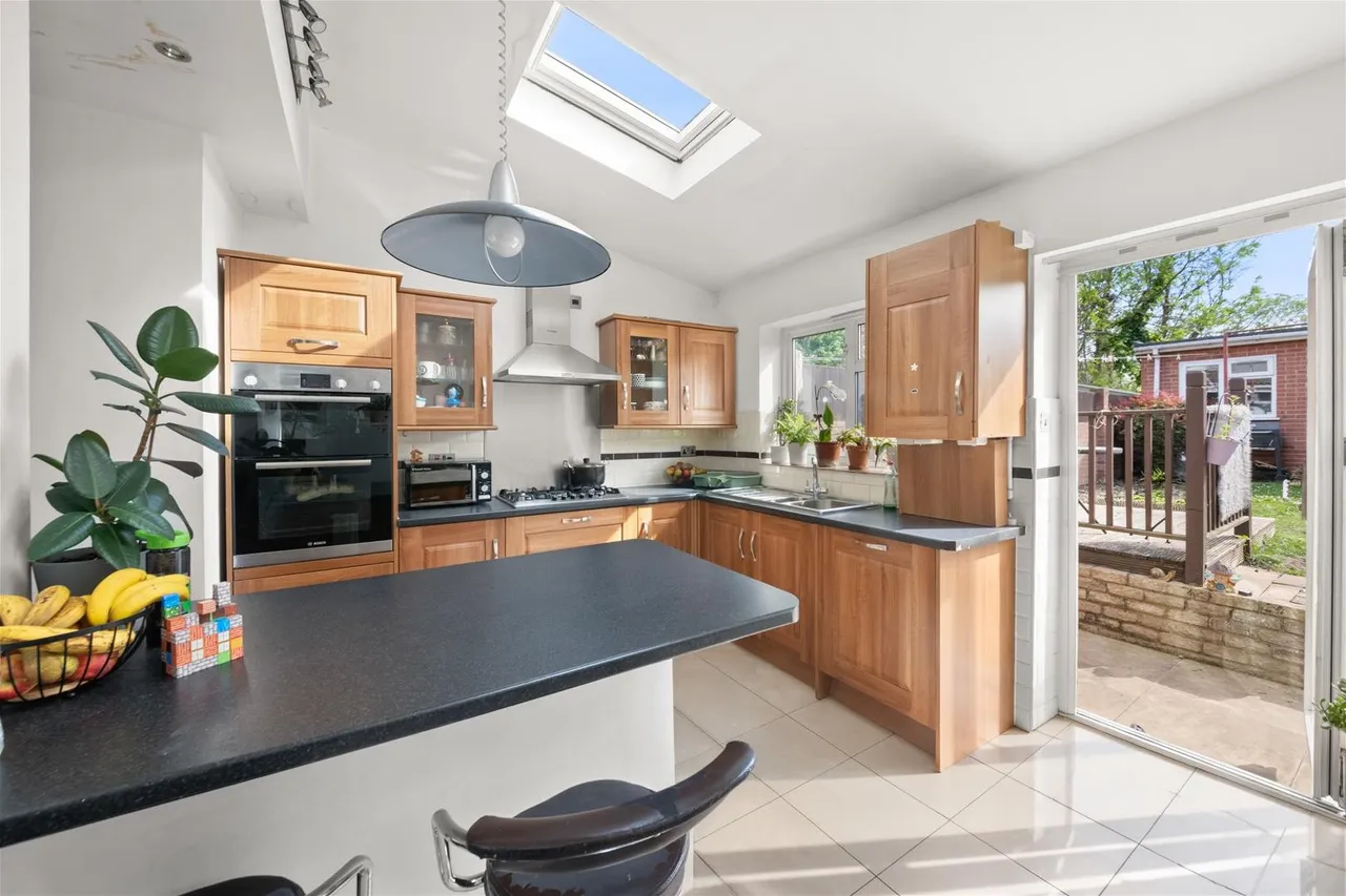 Nield Road, Hayes, photo 4