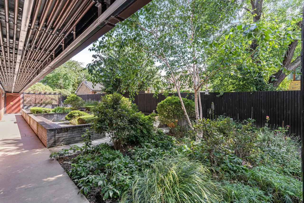 Mountearl Gardens, London, SW16, photo 19
