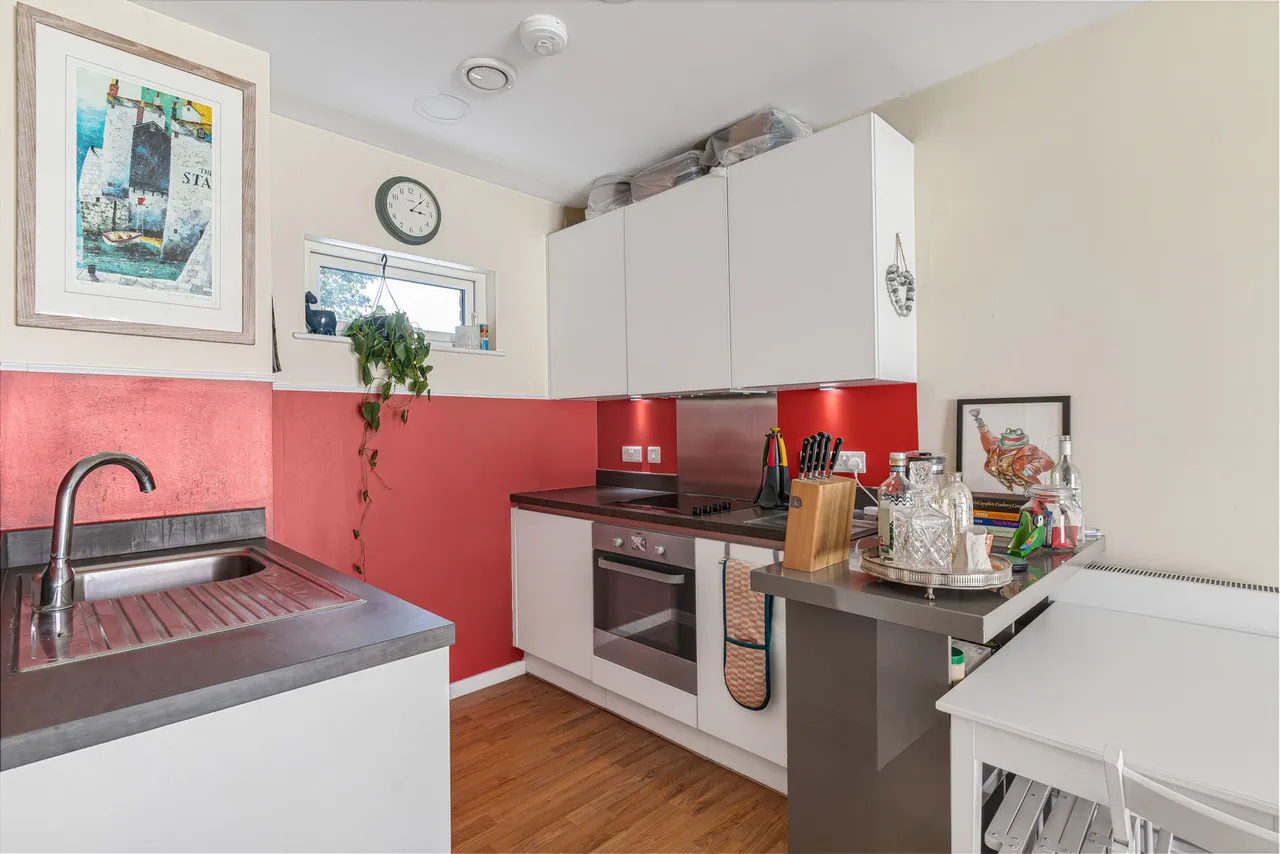 Mountearl Gardens, London, SW16, photo 3