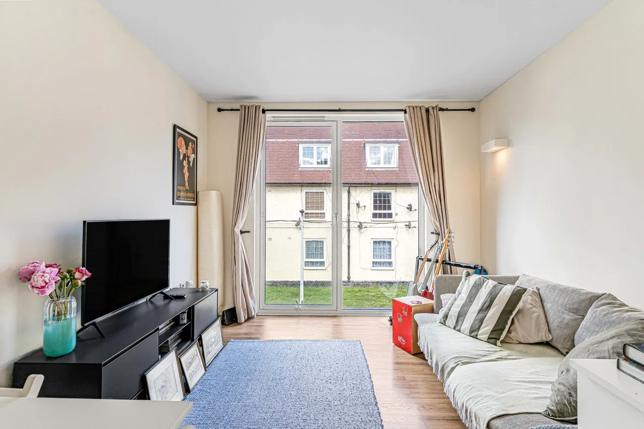 Mountearl Gardens, London, SW16, photo 13
