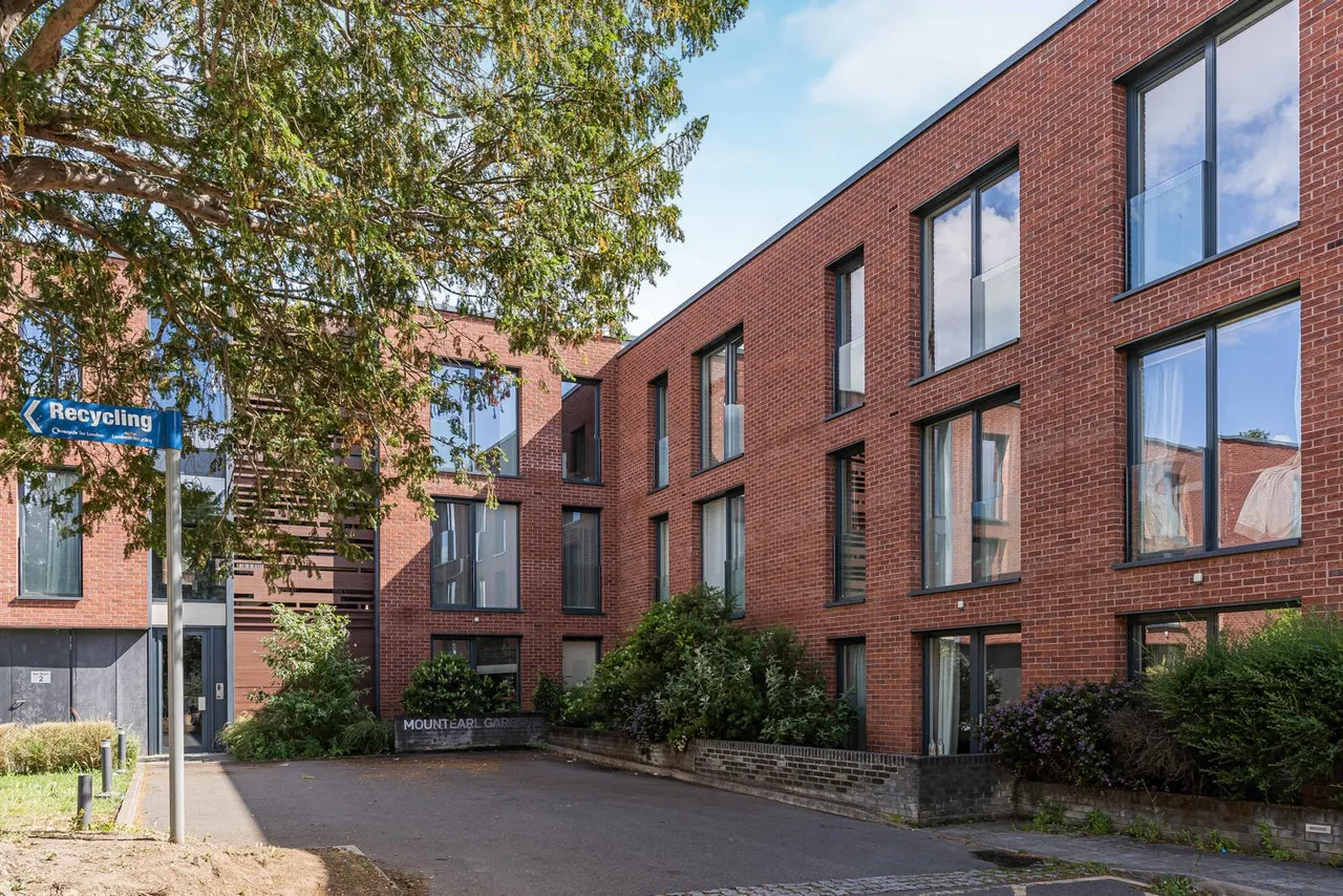 Mountearl Gardens, London, SW16, photo 8