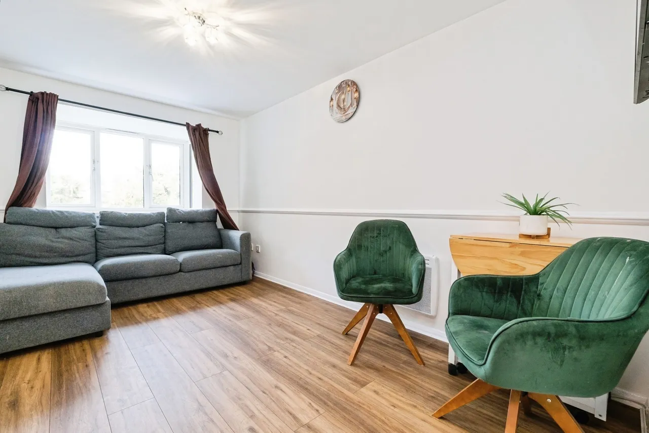 Linnet Way, Purfleet-on-Thames, RM19, photo 2