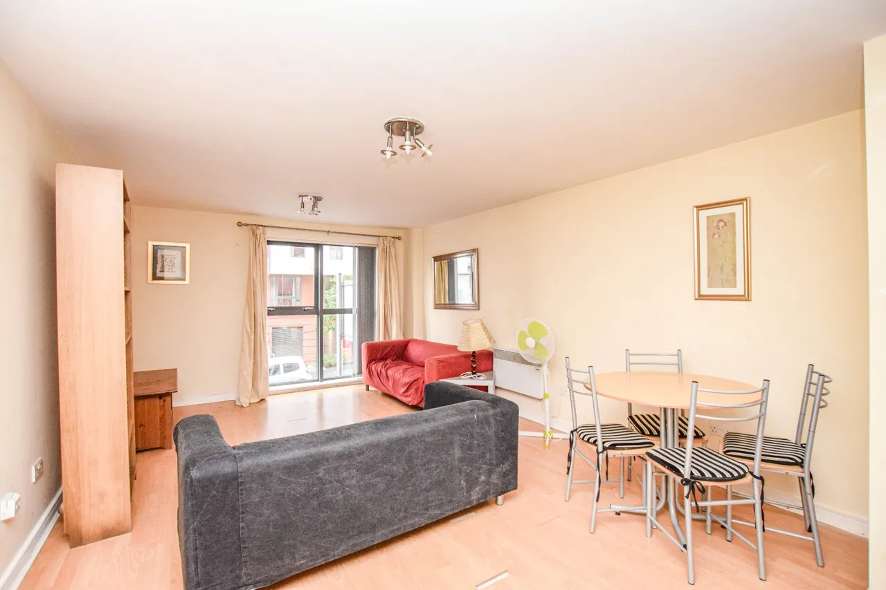 2 bed flat to rent, Redbank, Green Quarter, M4