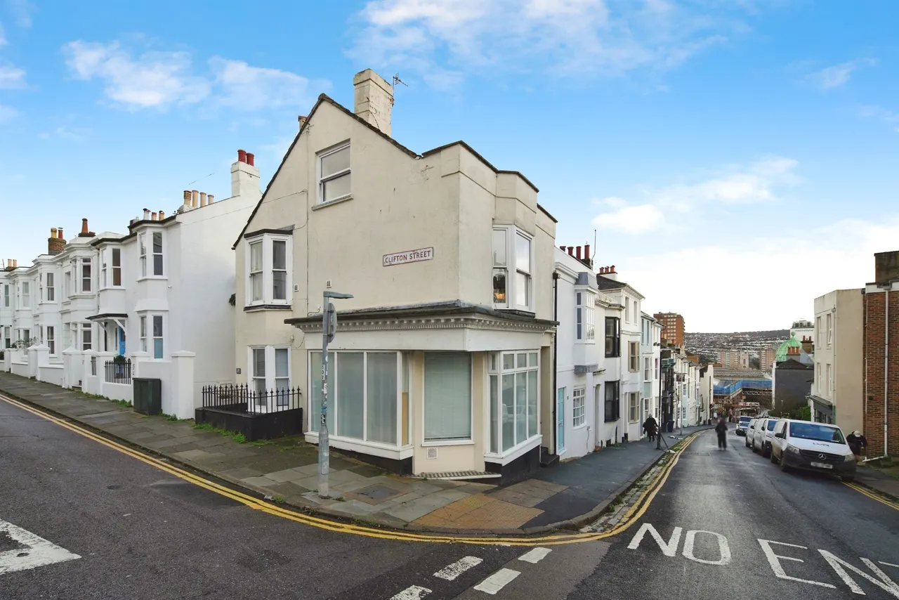 2 bed flat for sale — Guildford Road, Brighton