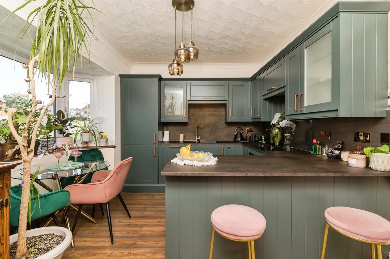 3 bed house for sale — Oulton Road, Lowestoft