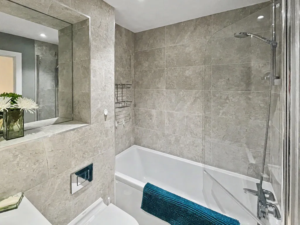 West Wycombe Road, High Wycombe HP12 3AW, photo 6