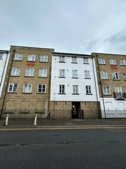 2 bed flat to rent, Russell Quay, Gravesend, DA11