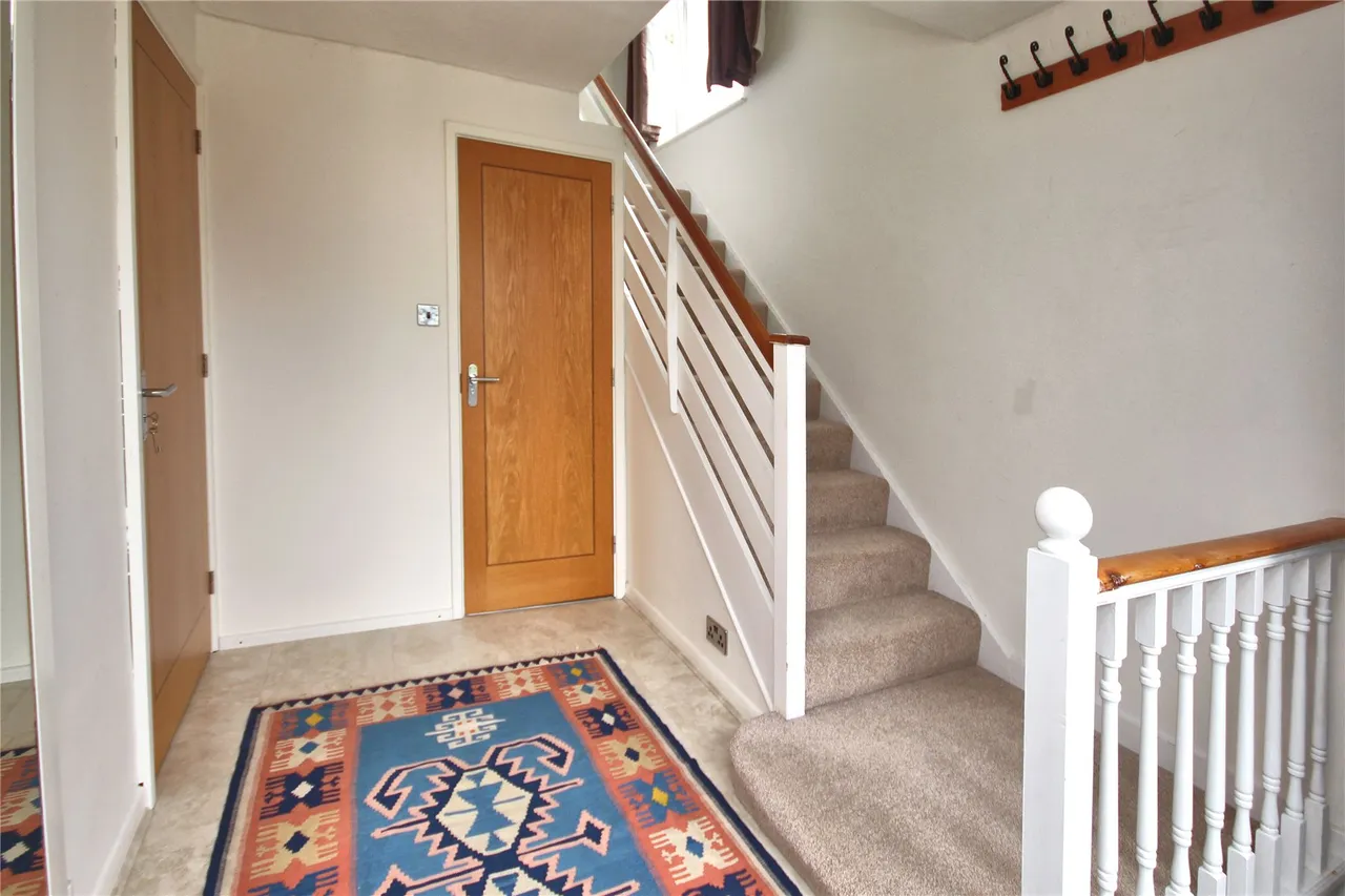 Honeypots Road, Mayford, GU22, photo 8