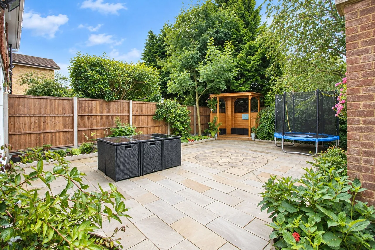 Honeypots Road, Mayford, GU22, photo 16