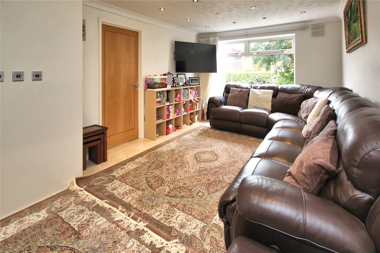 Honeypots Road, Mayford, GU22, photo 6