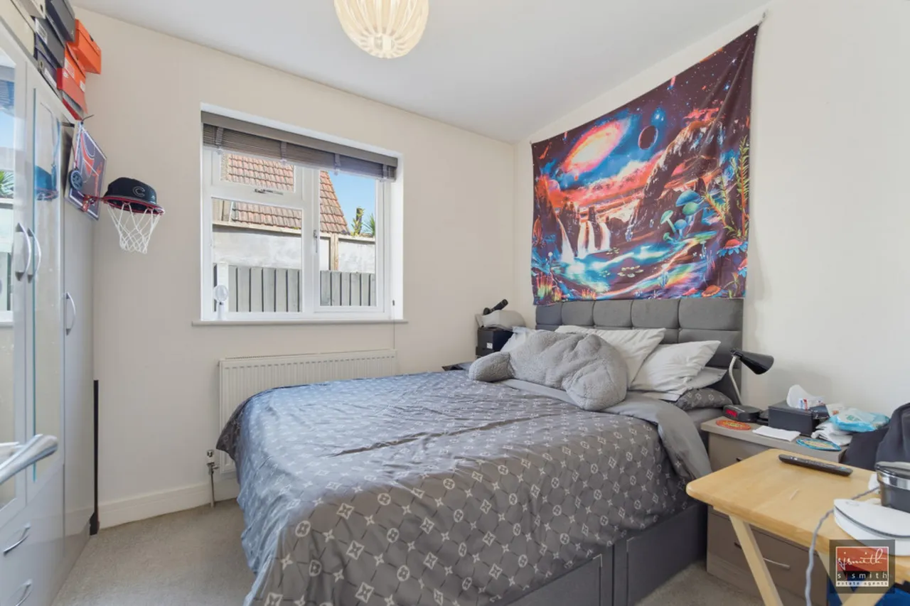 Feltham Road, Ashford, photo 9