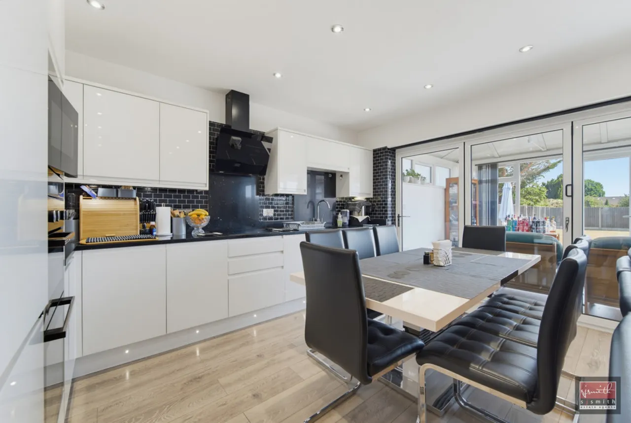 Feltham Road, Ashford, photo 4