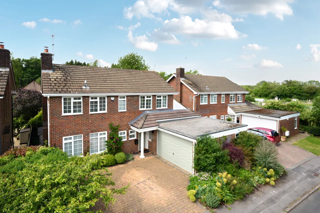 4 bed house for sale — Mandeville Road, Prestwood, HP16