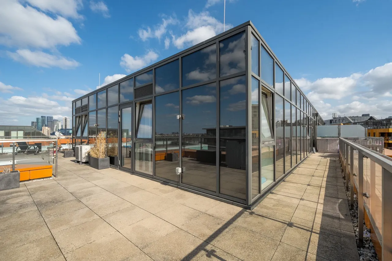 3 bed flat for sale — Cable Walk, SE10