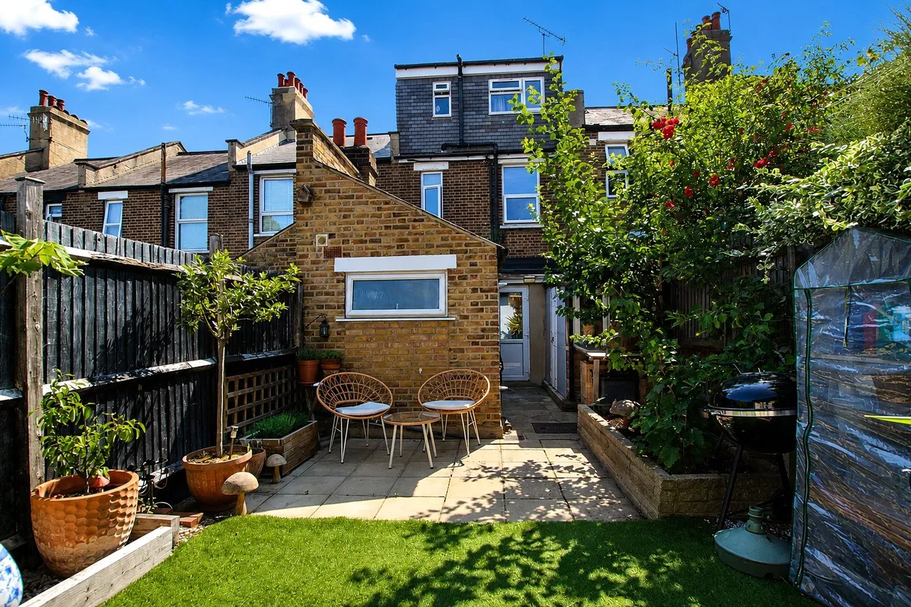 4 bed house for sale, Howarth Road, Abbey Wood, SE2