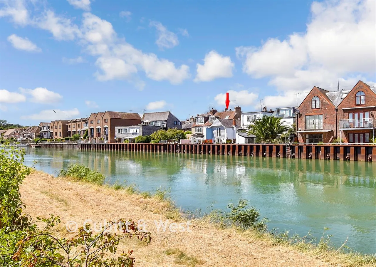 River Road, Arundel, BN18, photo 2
