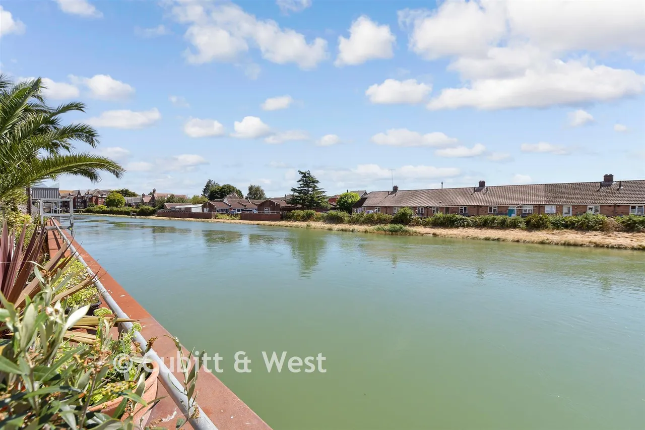 River Road, Arundel, BN18, photo 12