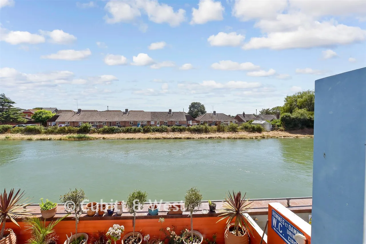River Road, Arundel, BN18, photo 15