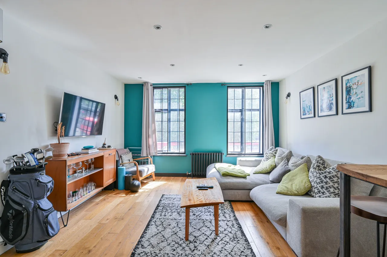 Flat 2, 400-402 Brixton Road, London, photo 5