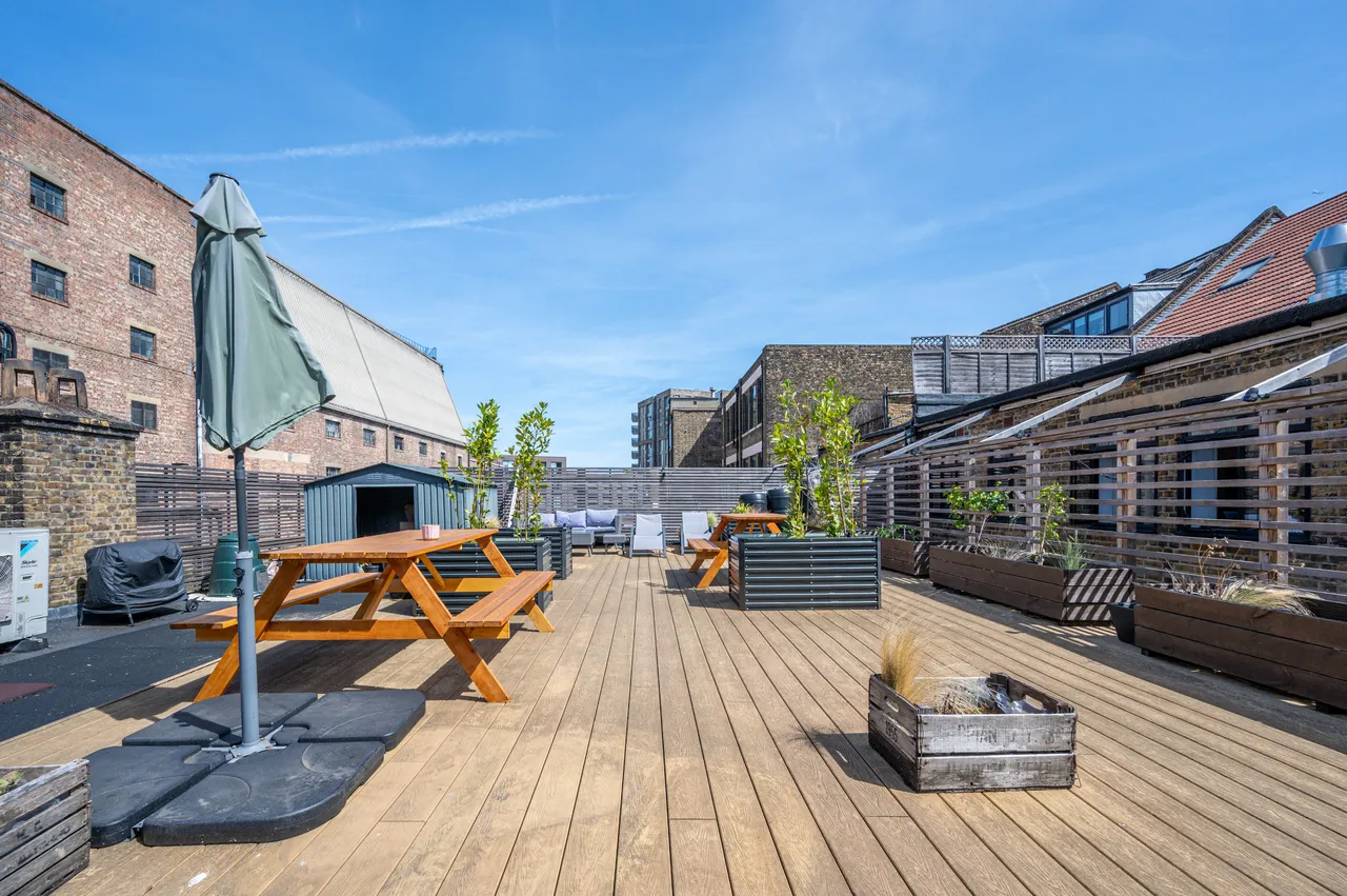 Flat 2, 400-402 Brixton Road, London, photo 9