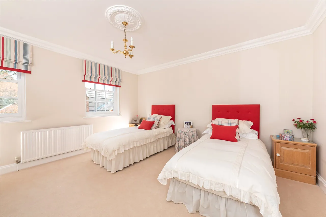 Hampden Court, Biddenham, MK40, photo 18