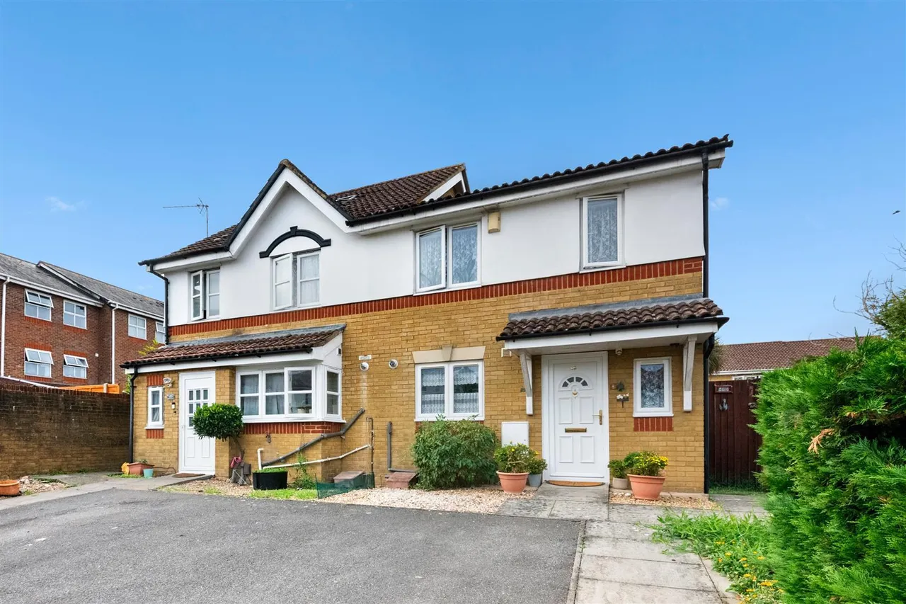 Tollgate Drive, Hayes, photo 13
