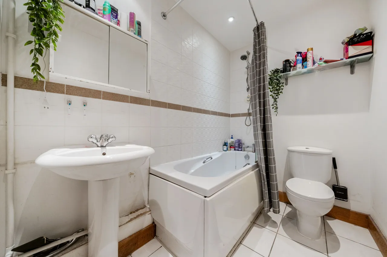 25 Kew Court, Richmond Road, Kingston upon Thames, photo 6
