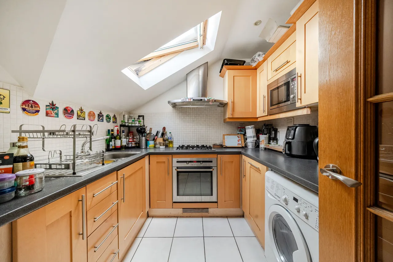 25 Kew Court, Richmond Road, Kingston upon Thames, photo 4