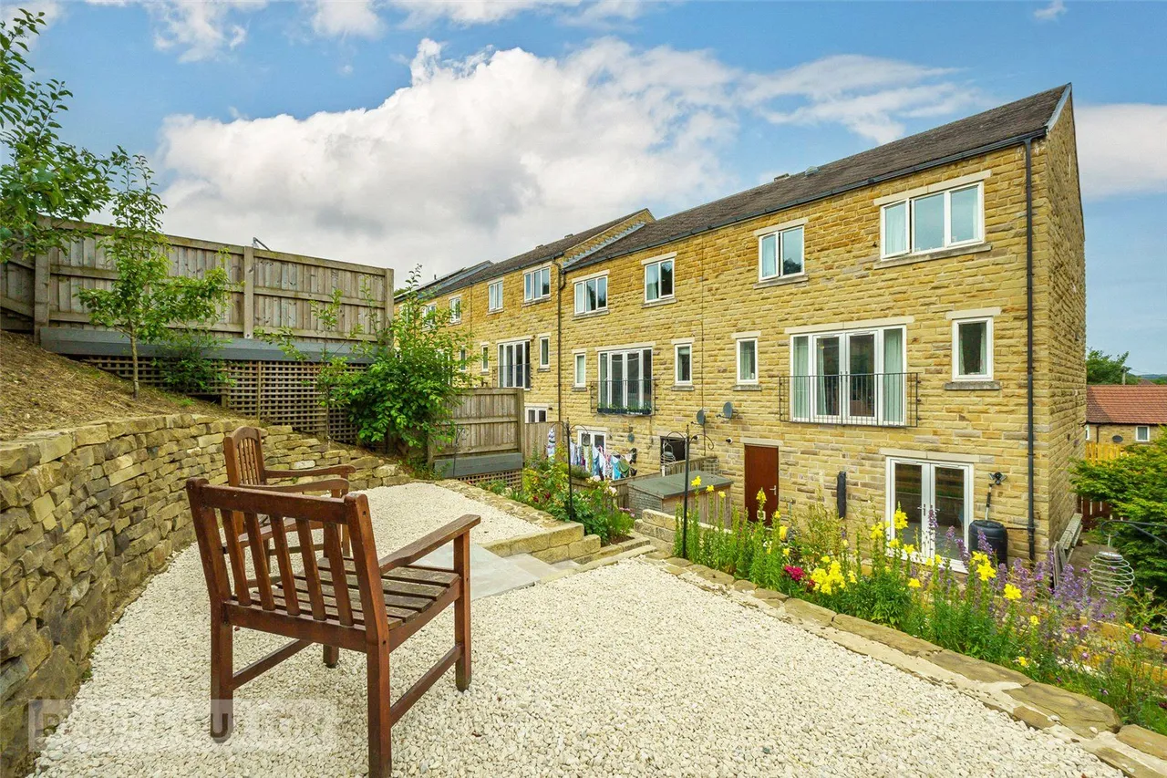 The Cutting, Brockholes, HD9, photo 23