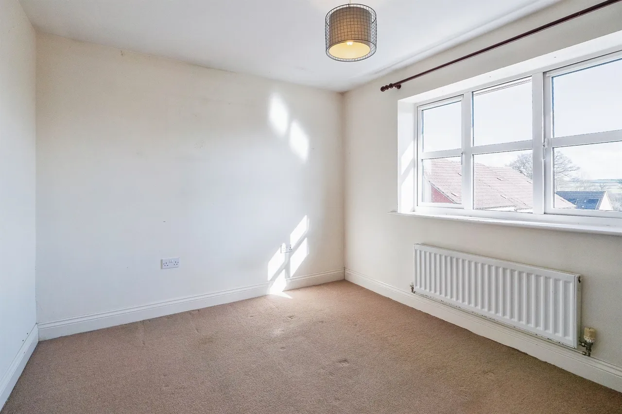 Stillington Crescent, Hamilton, Leicester, photo 11