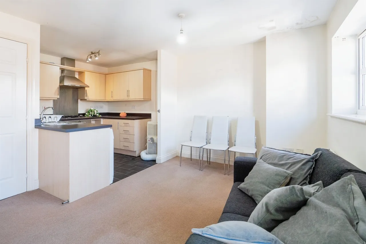 Stillington Crescent, Hamilton, Leicester, photo 2