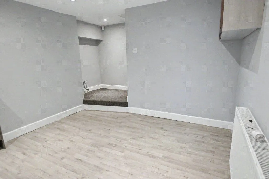 Roseneath Place, Leeds, LS12, photo 4