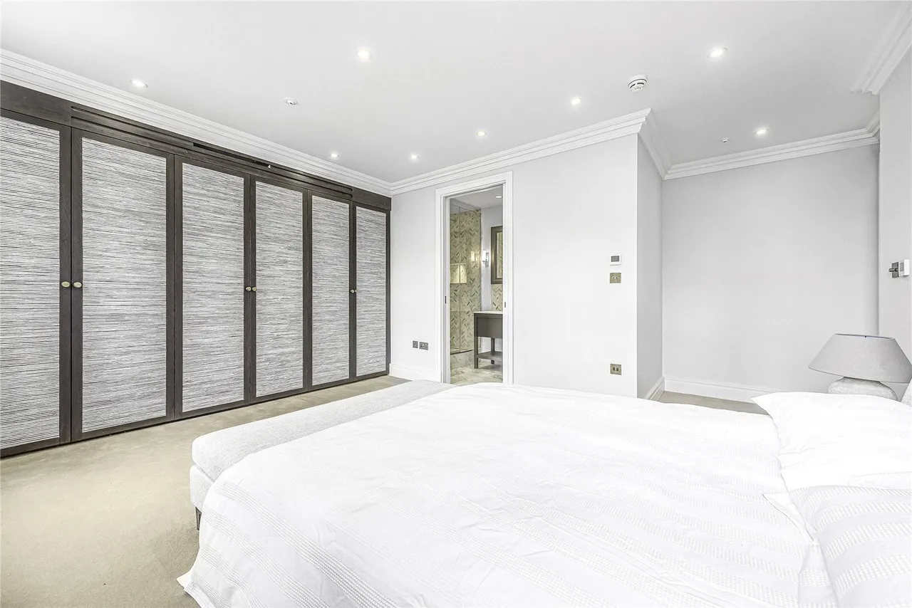 Curzon Street, Mayfair, W1J, photo 3