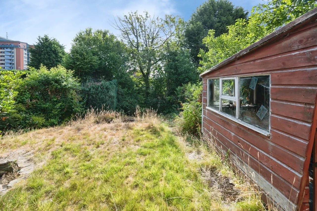 Fairbourne Avenue, Rowley Regis, B65, photo 11