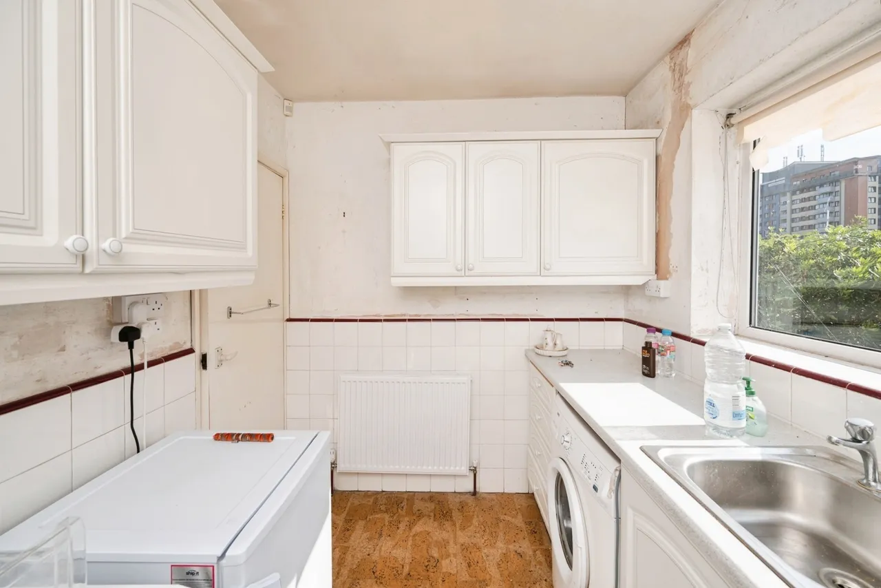 Fairbourne Avenue, Rowley Regis, B65, photo 5