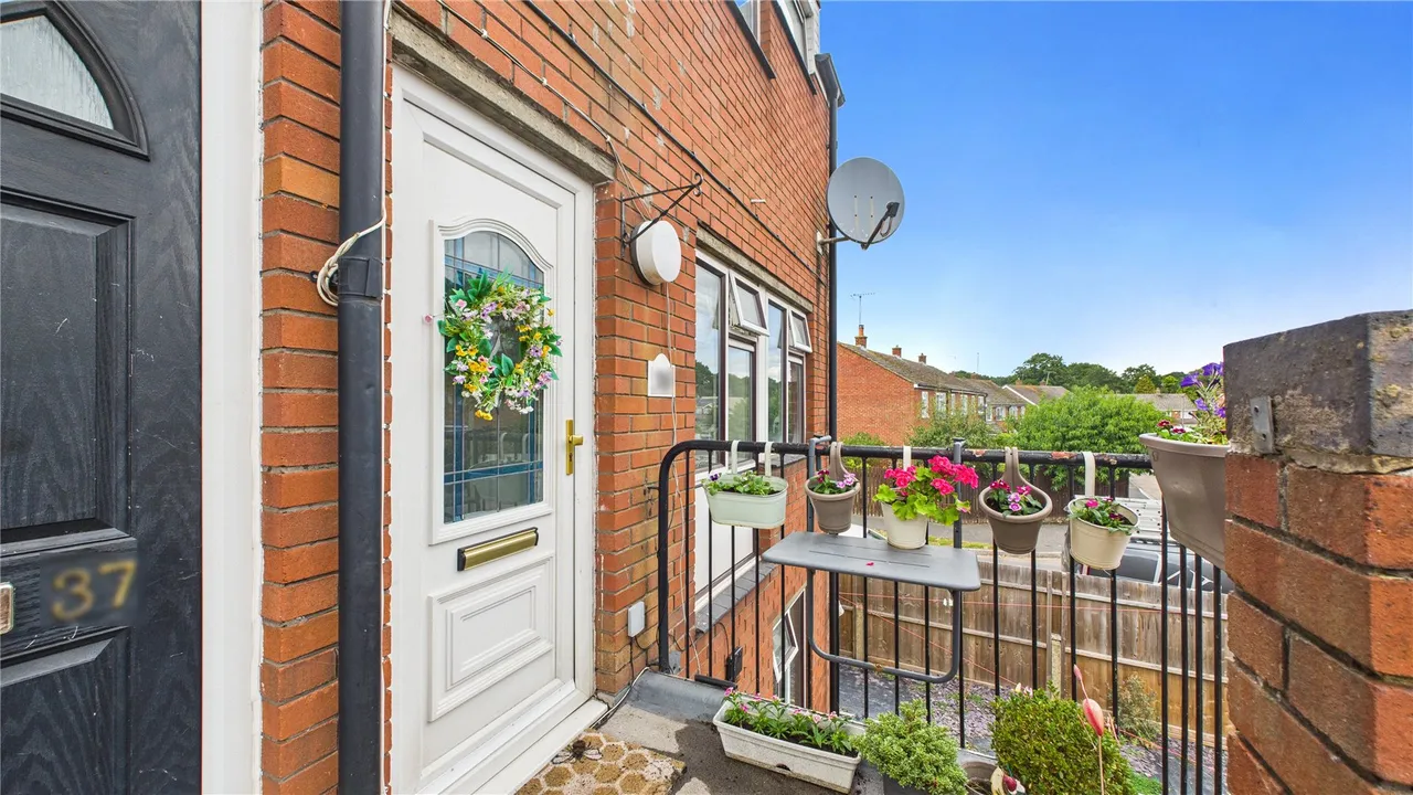 Windsor Court Road, Chobham, GU24, photo 15