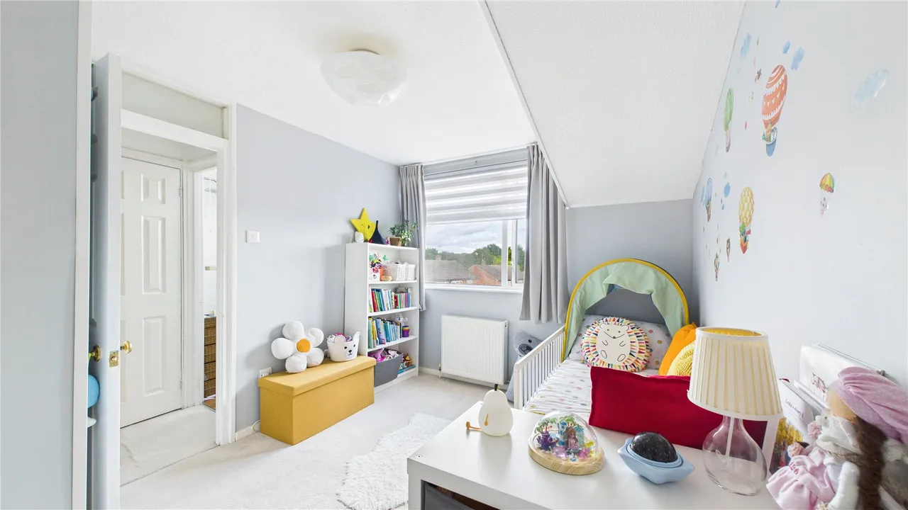 Windsor Court Road, Chobham, GU24, photo 14