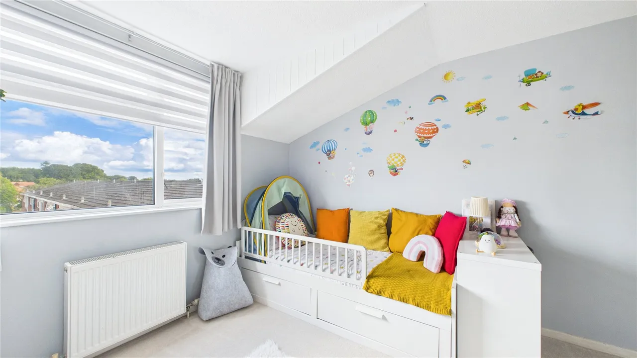 Windsor Court Road, Chobham, GU24, photo 13