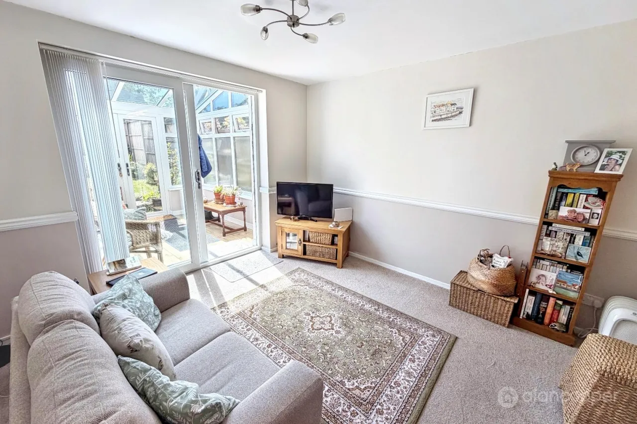Rosewood, Whitestone, CV11, photo 2