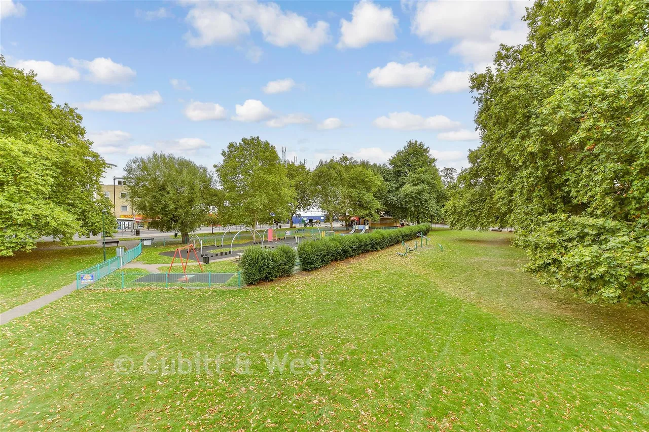 Kirk Rise, Sutton, SM1, photo 15