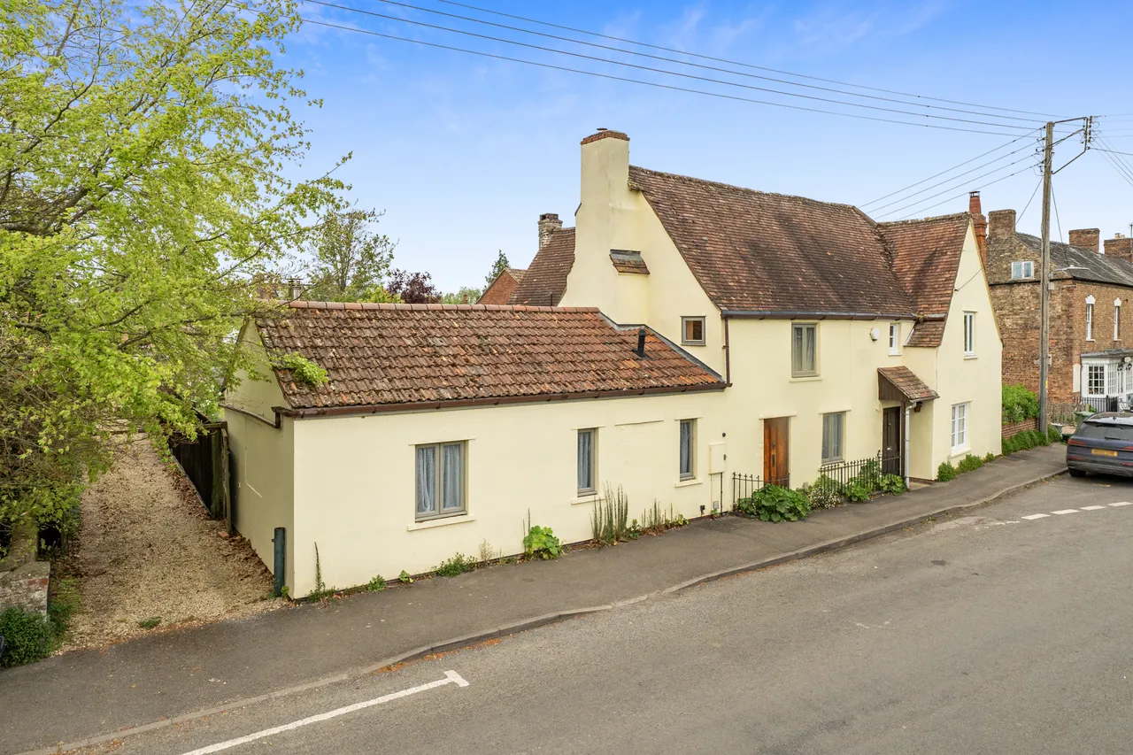 3 bed house for sale, The Street, Gloucester, GL2
