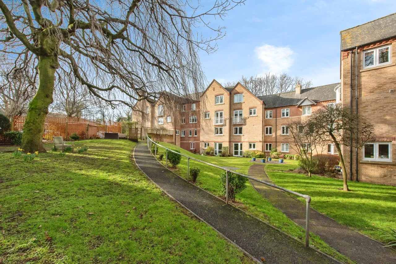 1 bed flat for sale — Risbygate Street, BURY ST. EDMUNDS, Suffolk, IP33