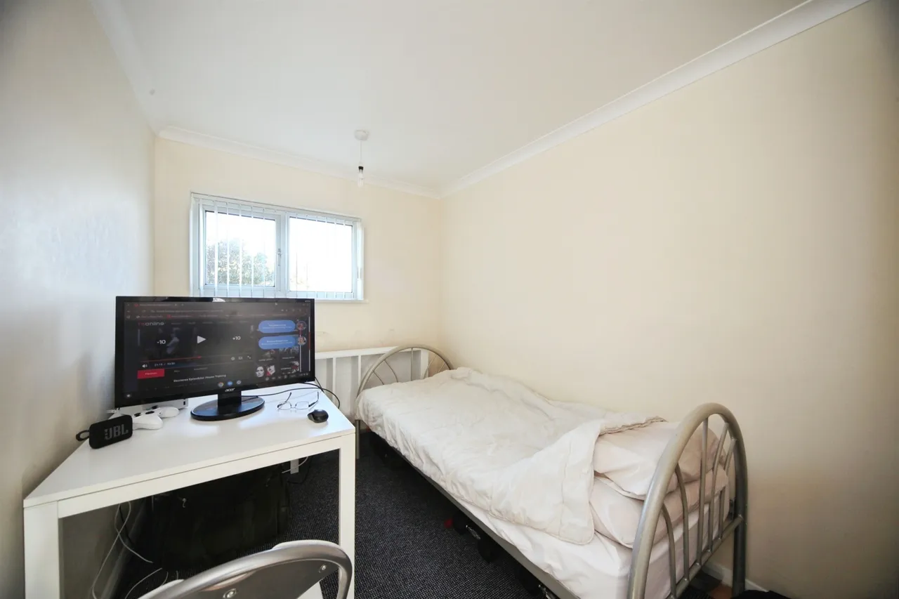 Capron Road, Luton, photo 9