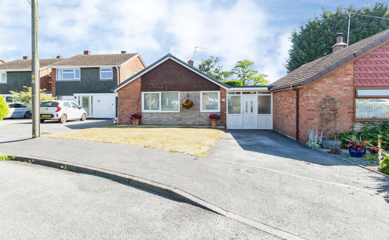 2 bed house for sale, Tudor Close, Stone, ST15