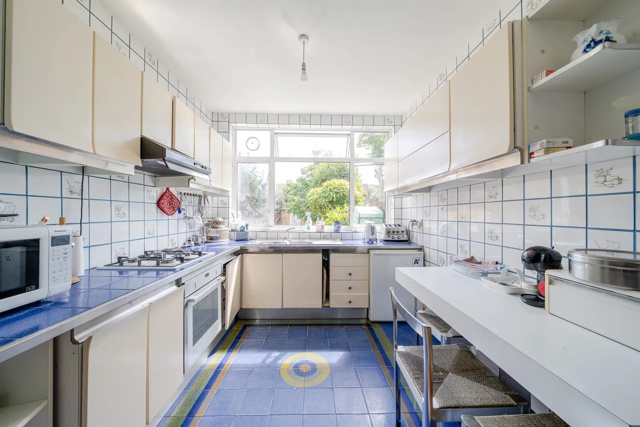 Palmerston Road, London, photo 4