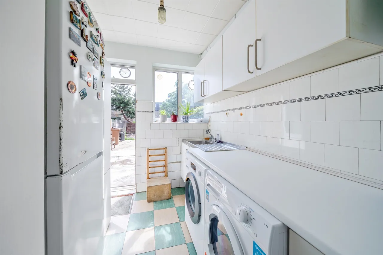 Palmerston Road, London, photo 11