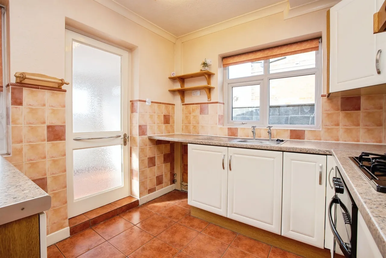 Charles Avenue, Eastwood, NG16, photo 6