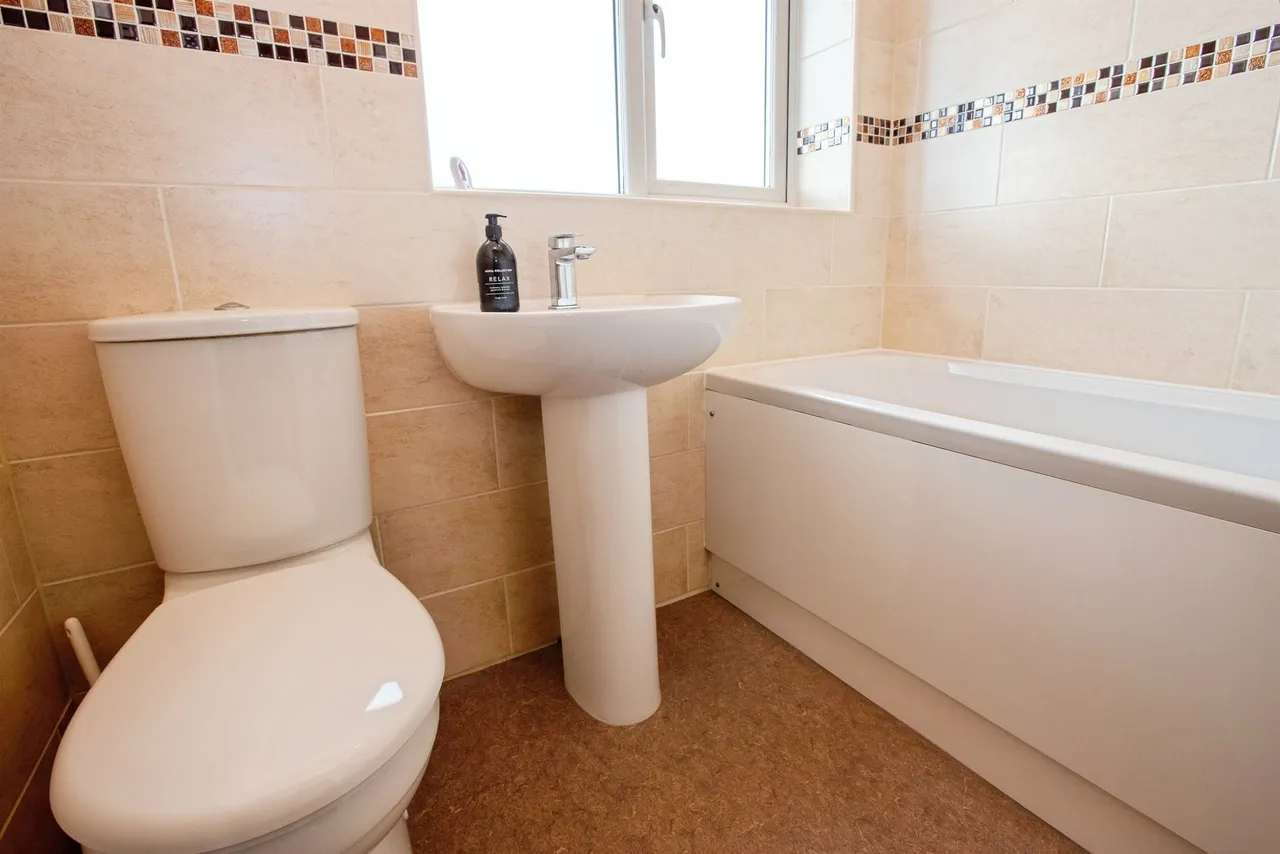 Charles Avenue, Eastwood, NG16, photo 9